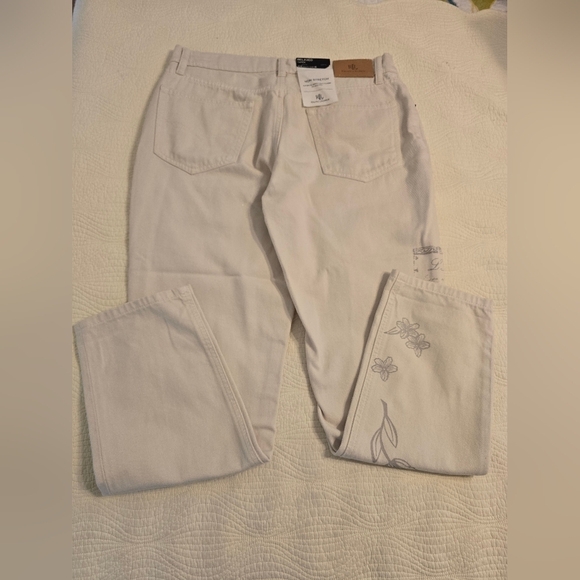 NWT Ralph Lauren Ladies Cream Relaxed Fit Tapered Mid Rise Jeans - Picture 2 of 11